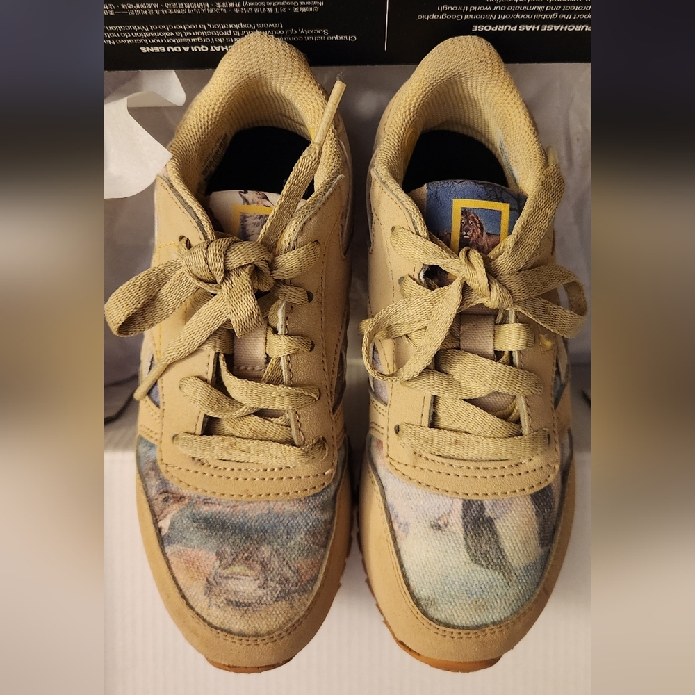 Boys REEBOK National Geographic sneaker size 12c